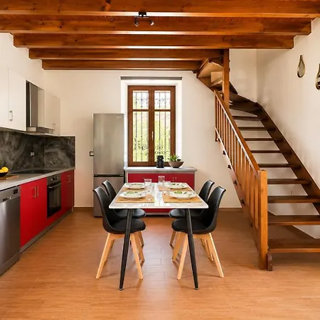 Arturo's Town House